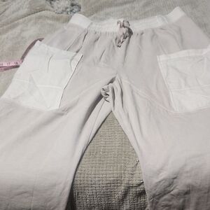 Torrid Festi Light Beige wide leg pants with patch pockets  size 14